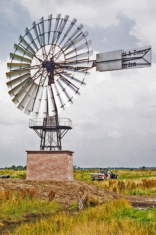 Foto van Windmotor De Veenhoop, Drachten, Nico Jurgens, 24-7-2001 | Database Nederlandse windmotoren