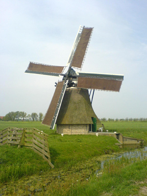 Foto van Rispens, Easterein (Oosterend), Ruurd Jakob Nauta (mei 2006). | Database Nederlandse molens