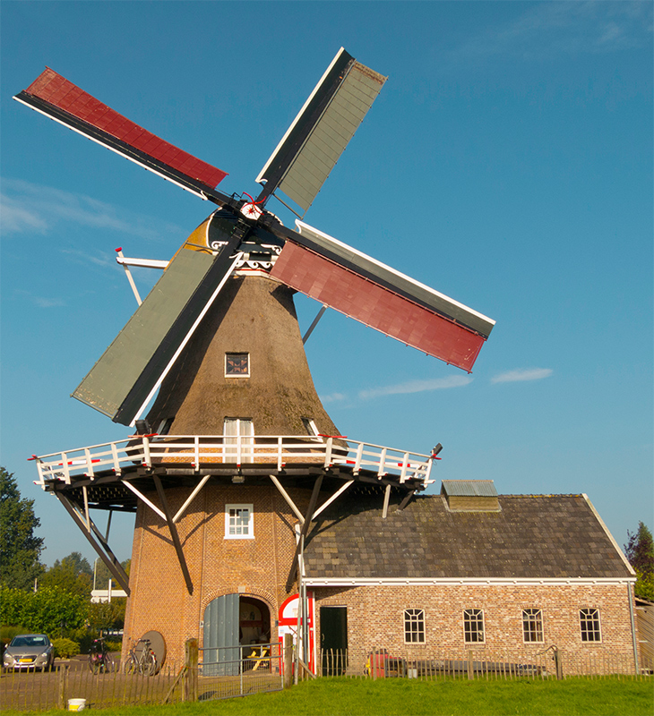 Foto van Koartwâld / Feanstermoune, Surhuisterveen, Edo Werkman (29-8-2015) | Database Nederlandse molens
