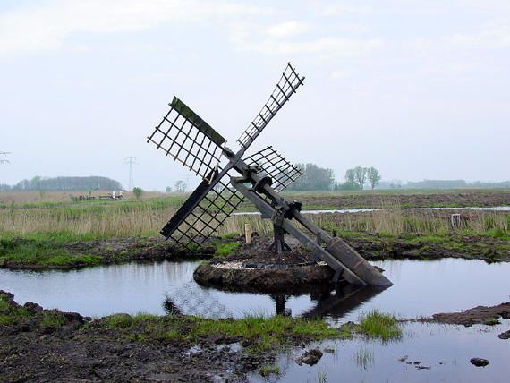 De Houtwiel, Feanwâlden (Veenwouden), Harmannus Noot (01-05-2005). | Database Nederlandse molens