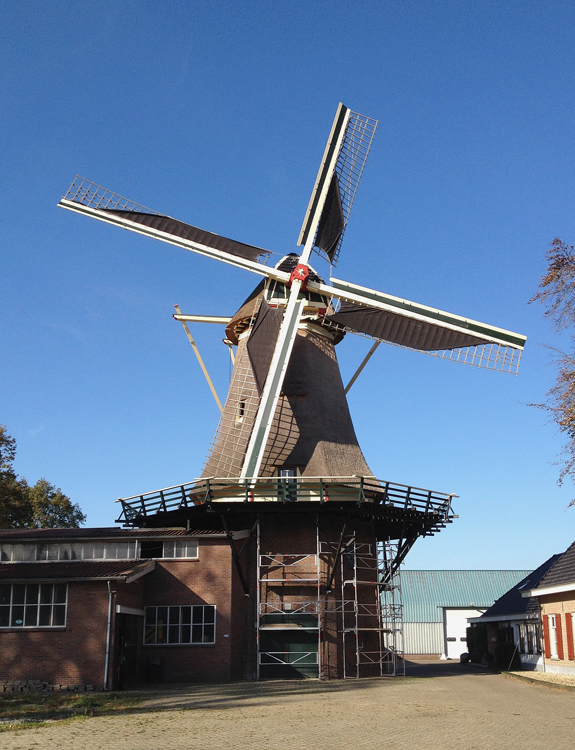Foto van De Hoop, Oldebroek, Jaïr van den Broek (28-10-2014). | Database Nederlandse molens