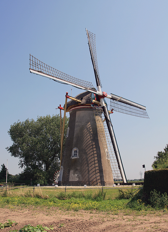 Foto van De Korenbloem, Zoelen, Ton Koorevaar (25-7-2012). | Database Nederlandse molens