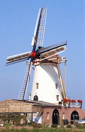 Foto van De Hoop, Rha, W. Jans (25-08-2001). | Database Nederlandse molens