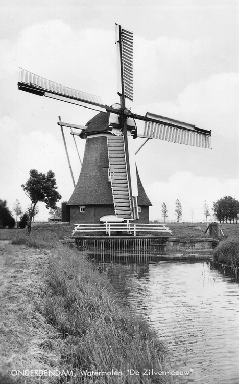 De Zilvermeeuw, , De molen na de restauratie van 1974. Coll. A. Korpershoek | Database Nederlandse molens