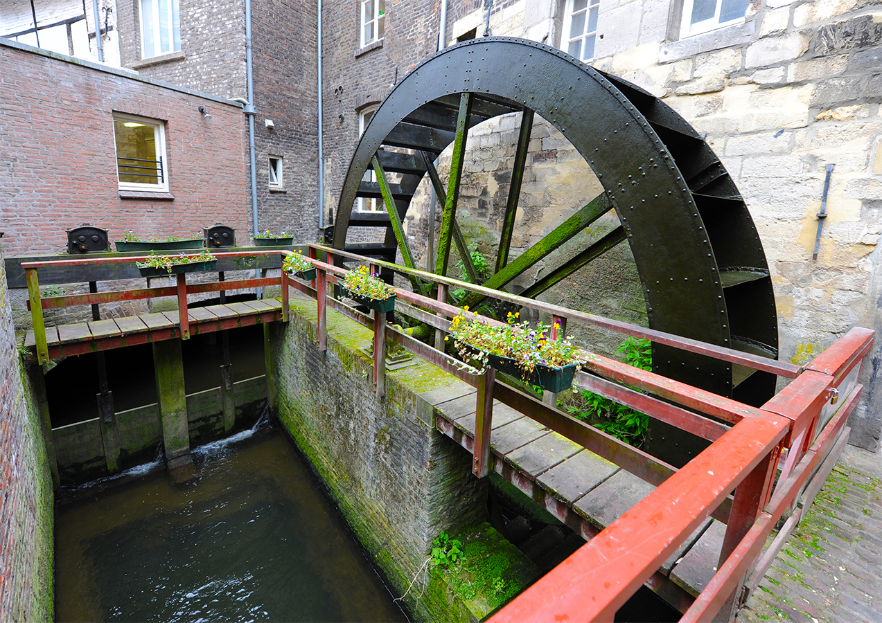 Foto van Bisschopsmolen, Maastricht, Bisschopsmolen (9-1-2015) | Database Nederlandse molens