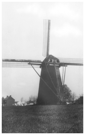 (stenen grondzeiler), , Foto: 1963 (verzameling Ton Meesters). | Database Nederlandse molens