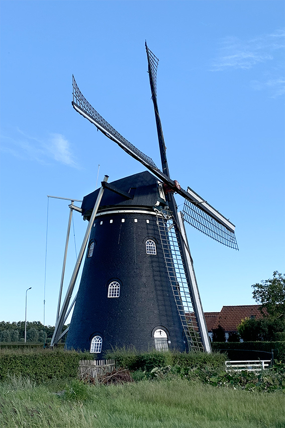 Foto van Zwartenbergse Molen, Leur, Coen Heijkoop (5-8-2020) | Database Nederlandse molens