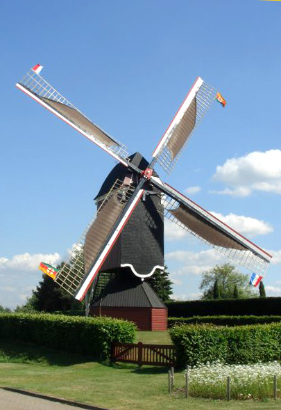 Foto van (standerdmolen), Moergestel, Michiel de Waard (14-5-2011) | Database Nederlandse molens