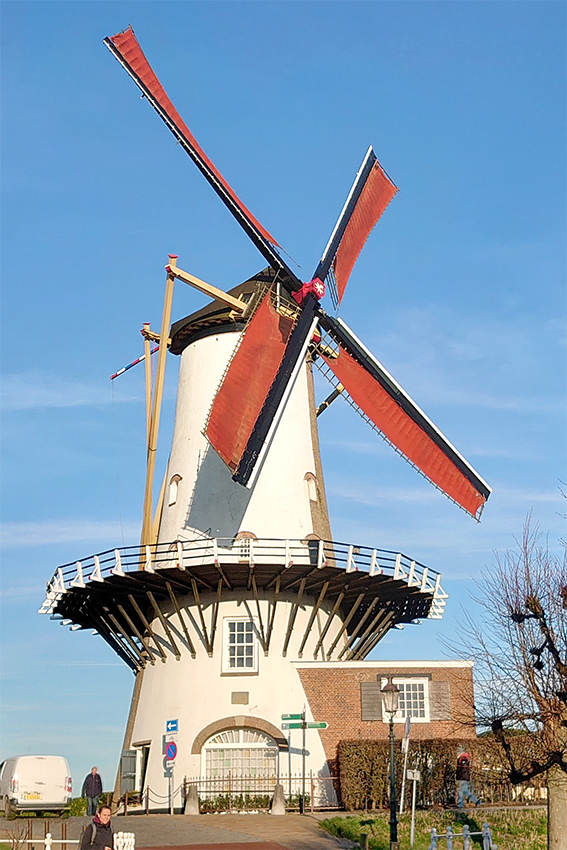 Foto van D'Orangemolen, Willemstad, Marijn Kaufman (6-1-2020) | Database Nederlandse molens