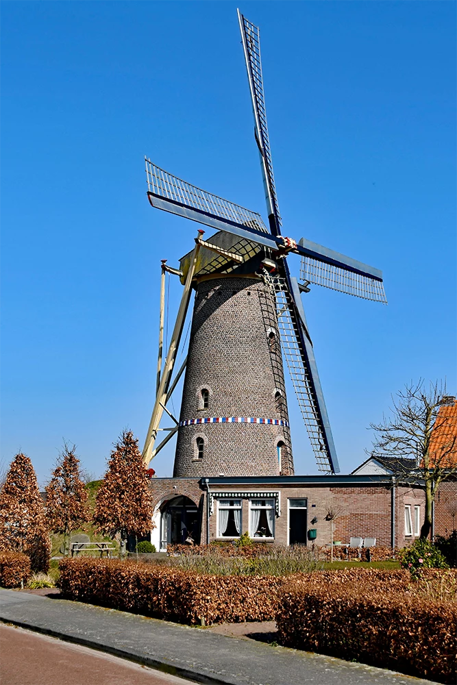 Foto van Zilster Molen, Veldhoven-Zeelst, Jan Kraker (9-3-2022) | Database Nederlandse molens