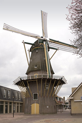 De Leeuw, Aalsmeer, Frank Hendriks (11-4-2010). | Database Nederlandse molens