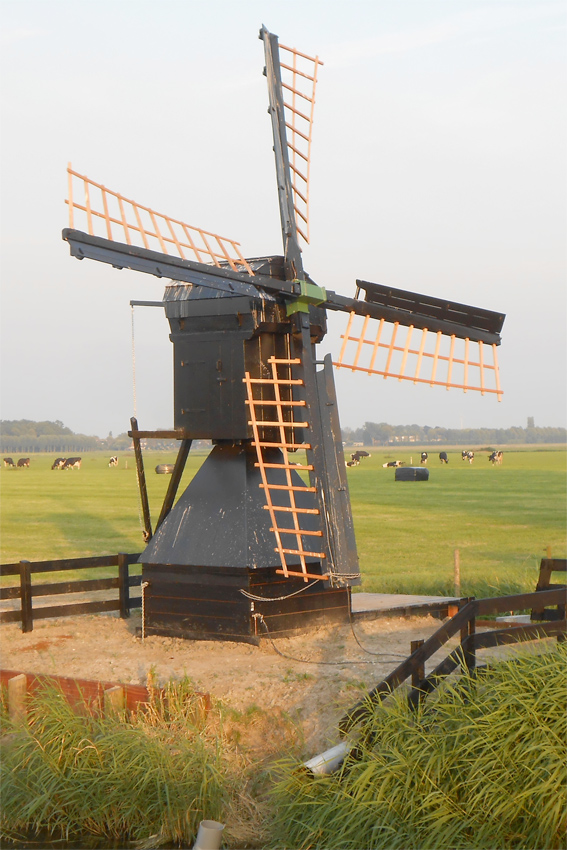 Foto van Klikjesmolen, Midwoud, F.J. Stam (25-6-2019)De molen in gerestaureerde staat.  | Database Nederlandse molens
