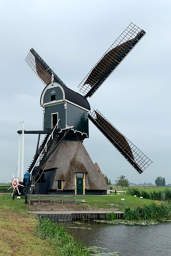 Foto van De Middelste Molen, Cabauw, Erik Stoop (15-7-2021)Na tweeënhalf jaar stilstand draait de molen vandaag (15-7-2021) weer voor het eerst.  | Database Nederlandse molens