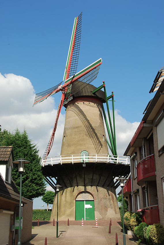 Foto van Stadsmolen, Axel, Harmannus Noot (9-9-2015) | Database Nederlandse molens