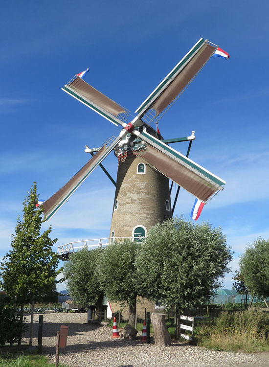 Foto van De Nijverheid, Sint Maartensdijk, Nelly Sonneveld (7-9-2013). | Database Nederlandse molens