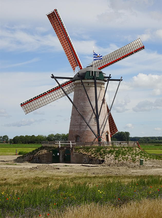Foto van (beltmolen), Zuidzande, Jan de Witte (22-7-2020)Huidige stand van zaken na de restauratie. | Database Nederlandse molens