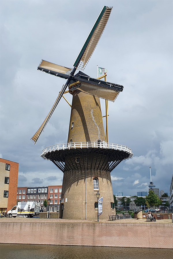 Foto van De Distilleerketel, Rotterdam-Delfshaven, Theo de Rooij (16-7-2020) | Database Nederlandse molens