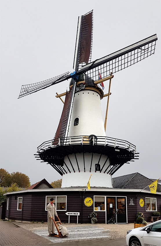 Foto van Windlust, Westmaas, Pieter Zuijkerbuijk (12-10-2019) | Database Nederlandse molens