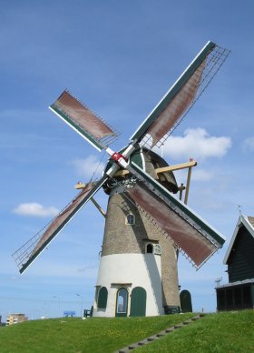 Foto van De Swaen (vh. Windlust), Nieuw-Beijerland, Rob Pols (9-6-2003). | Database Nederlandse molens